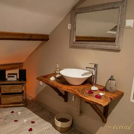 Ecrin D' Romantique Avec Jacuzzi Castels