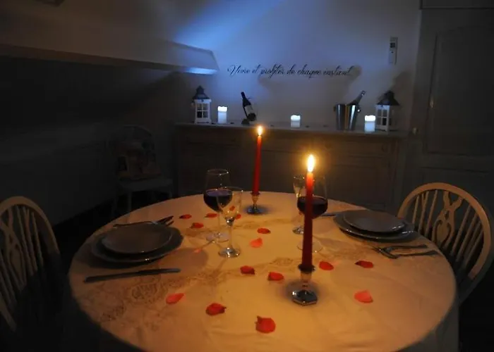 Ecrin D' Romantique Avec Jacuzzi Gasthuis Castels